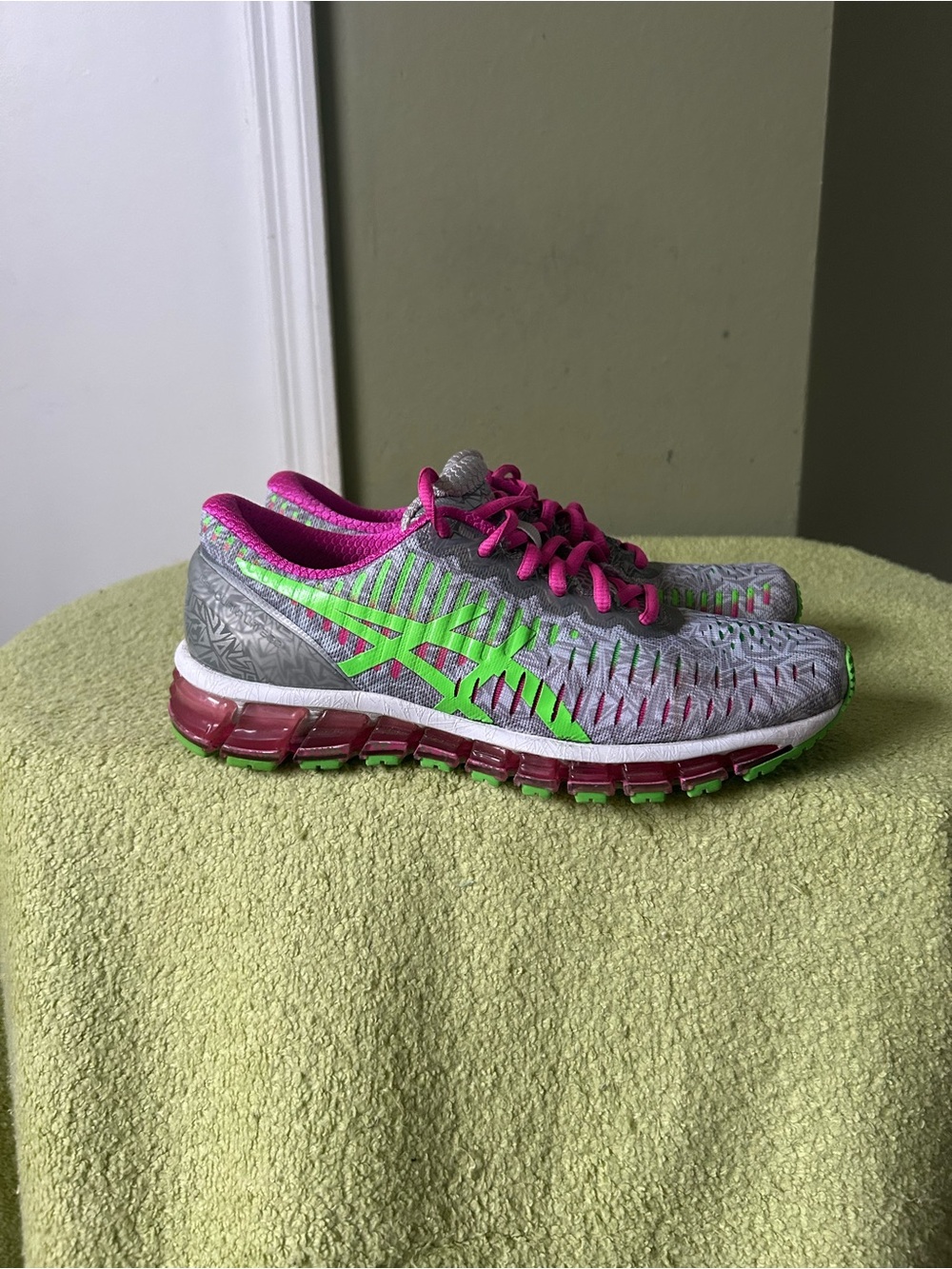 ASICS Women's Gray Running Shoes with Neon Green Logo and Pink Details Sz 8.5